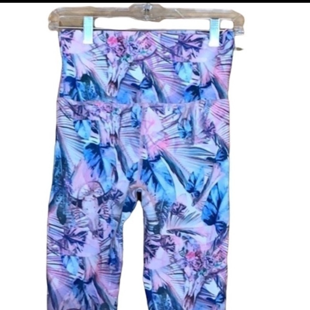 Evolution & Creation cropped leggings with multicolor print Size Small